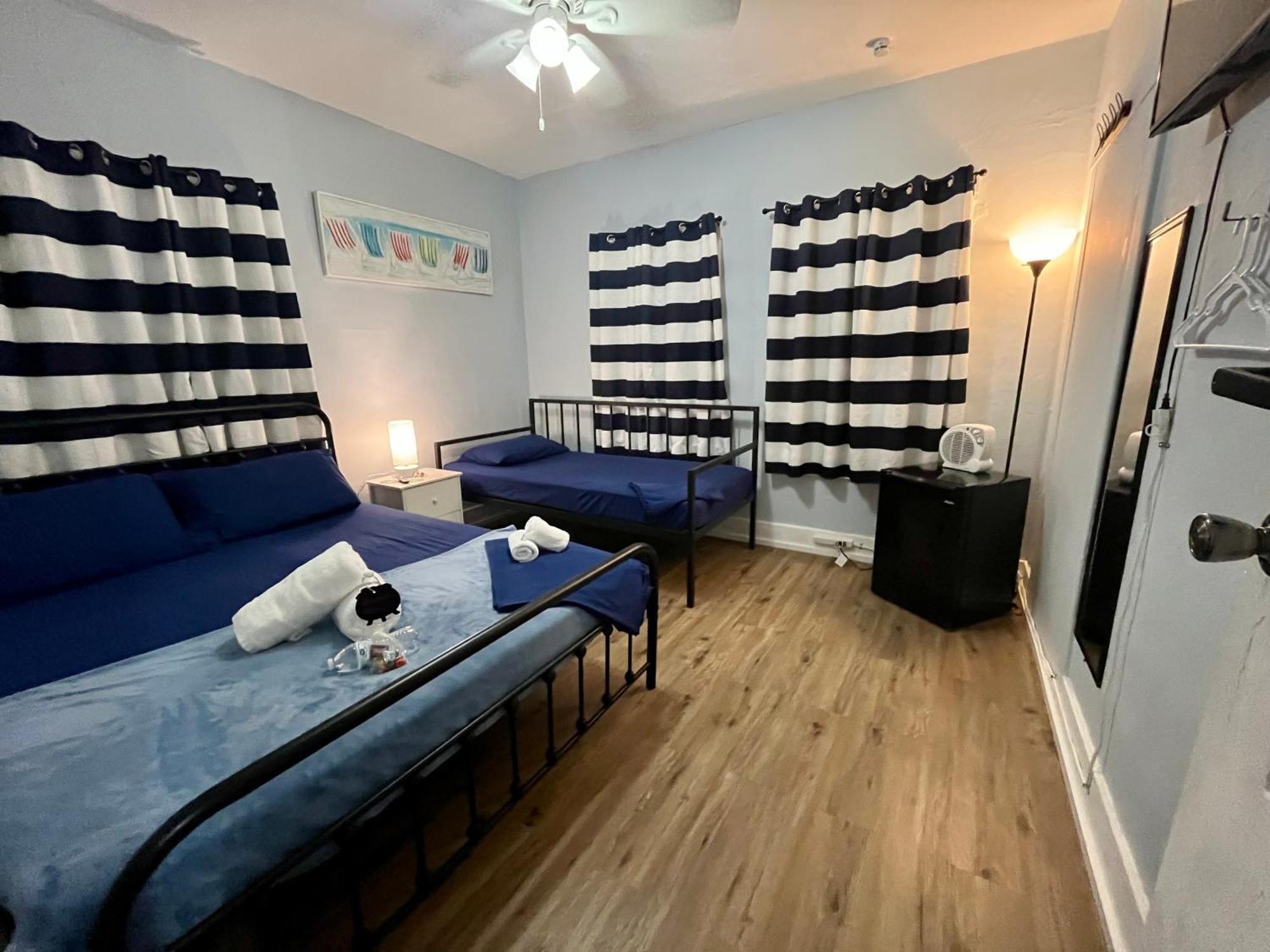 Blue Little Havana Guest house *